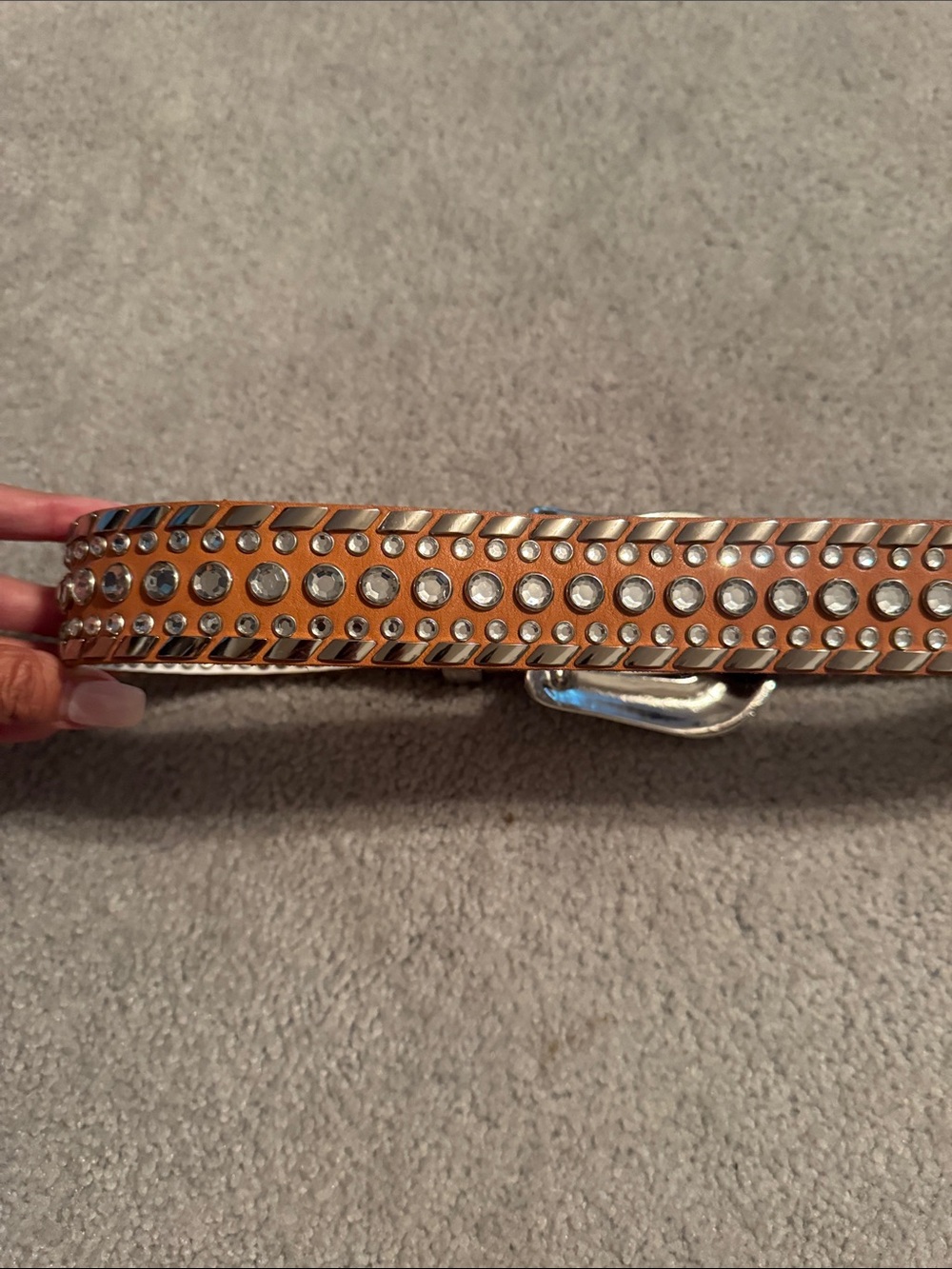 Western-Style Bling Tan Belt with Ornate Silver Buckle Med - Picture 3 of 7